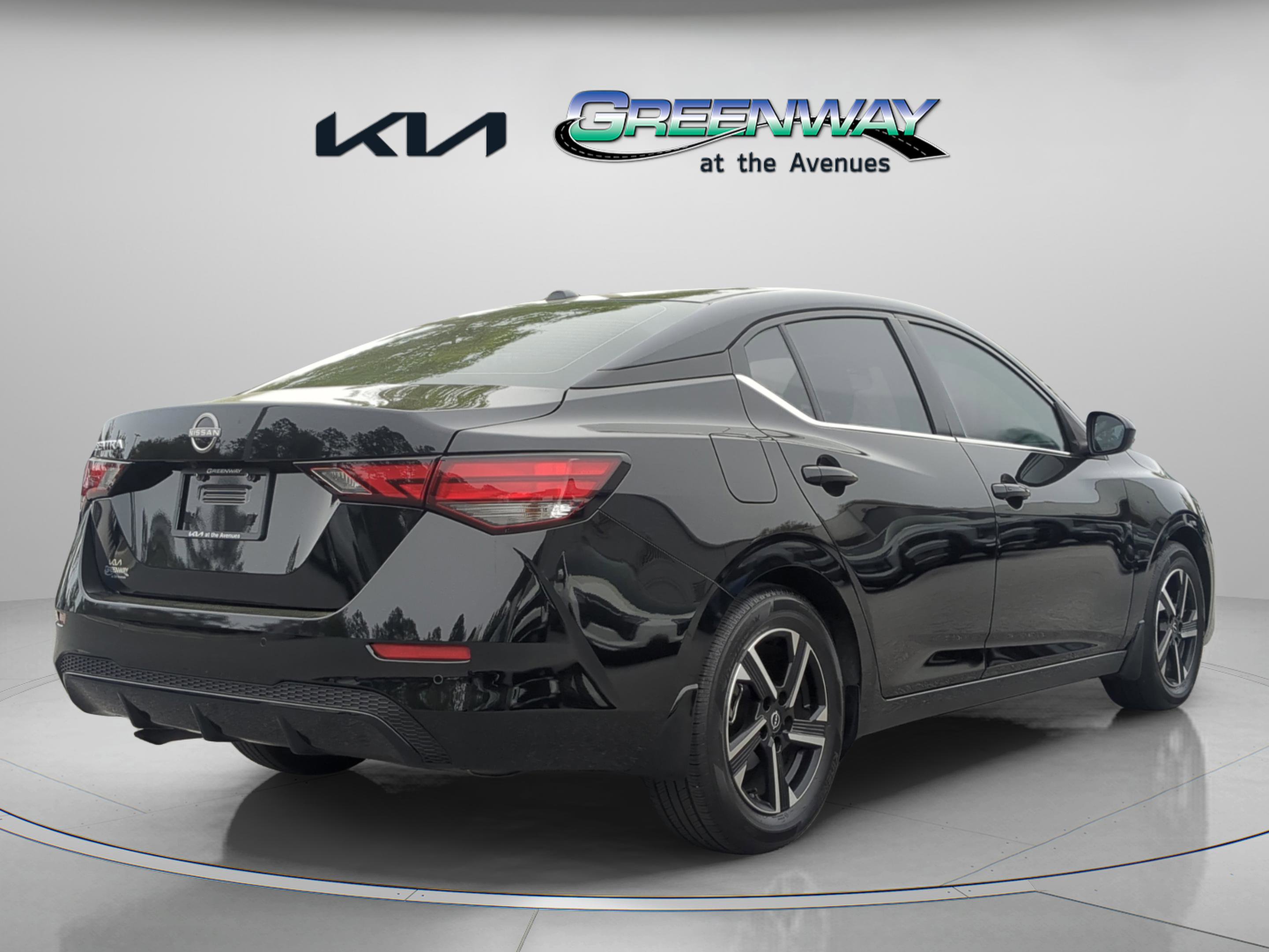 Used 2025 Nissan Sentra SV image 7