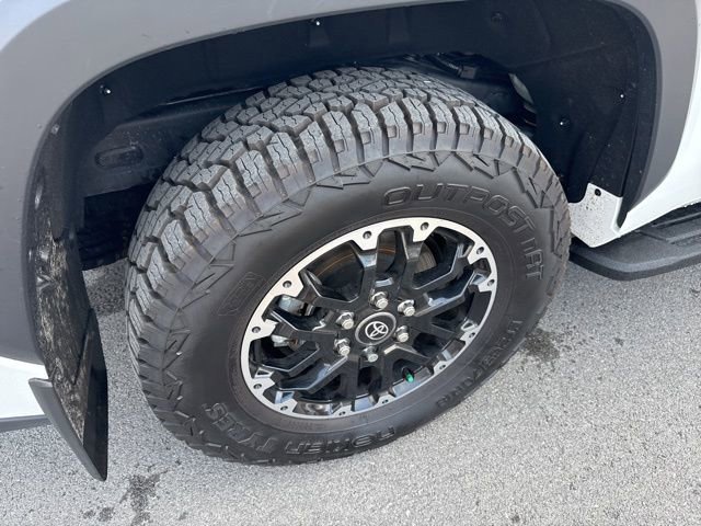 Used 2025 Toyota Sequoia Platinum image 9