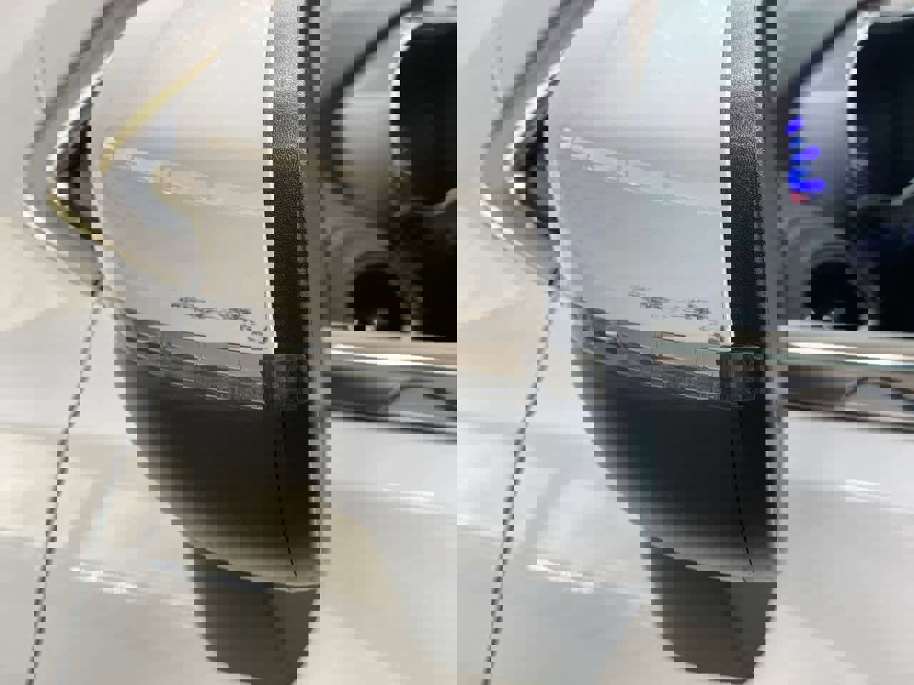 Used 2023 Chrysler Pacifica Touring-L image 38