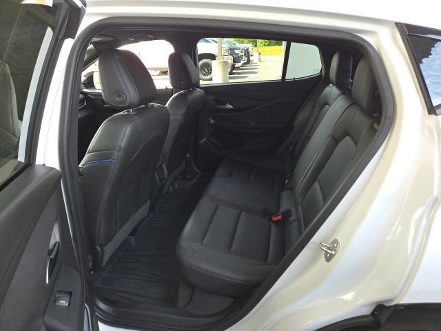 Used 2024 Buick Envista Sport Touring w/ Convenience I Package FWD image 22