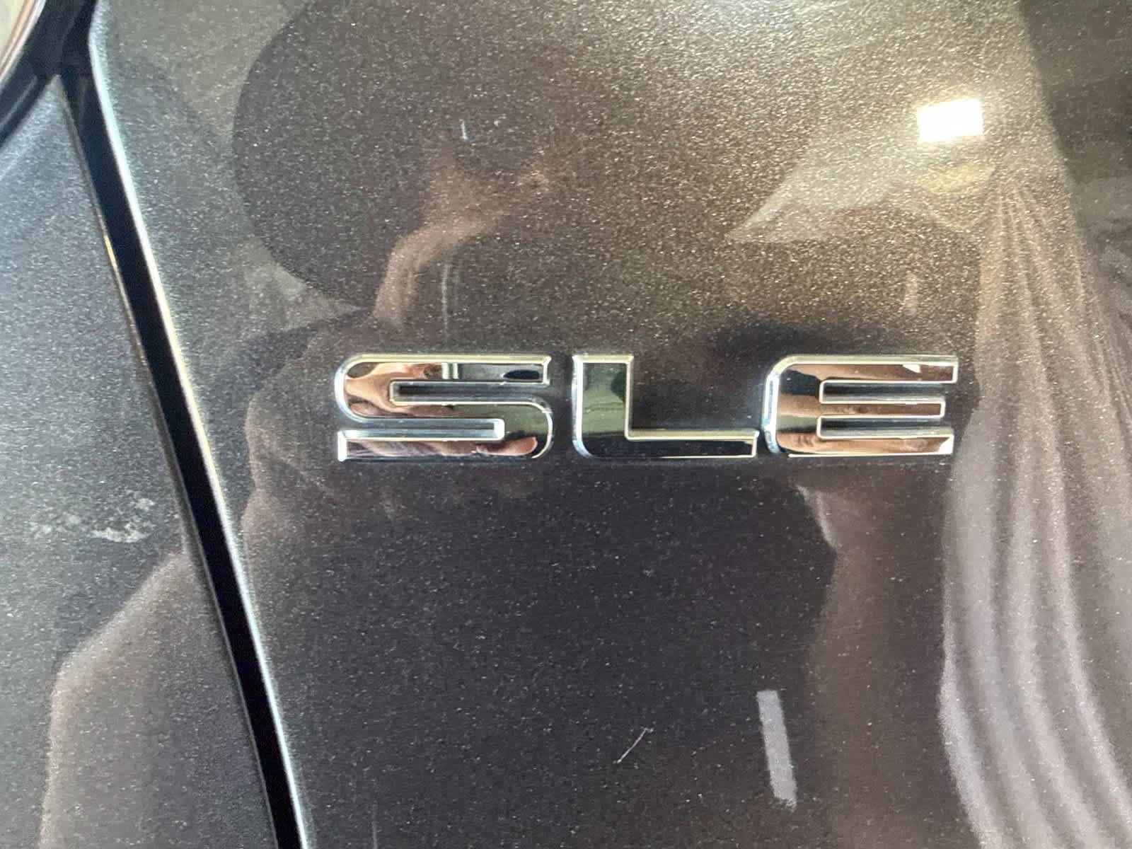 Used 2017 GMC Acadia SLE FWD image 11