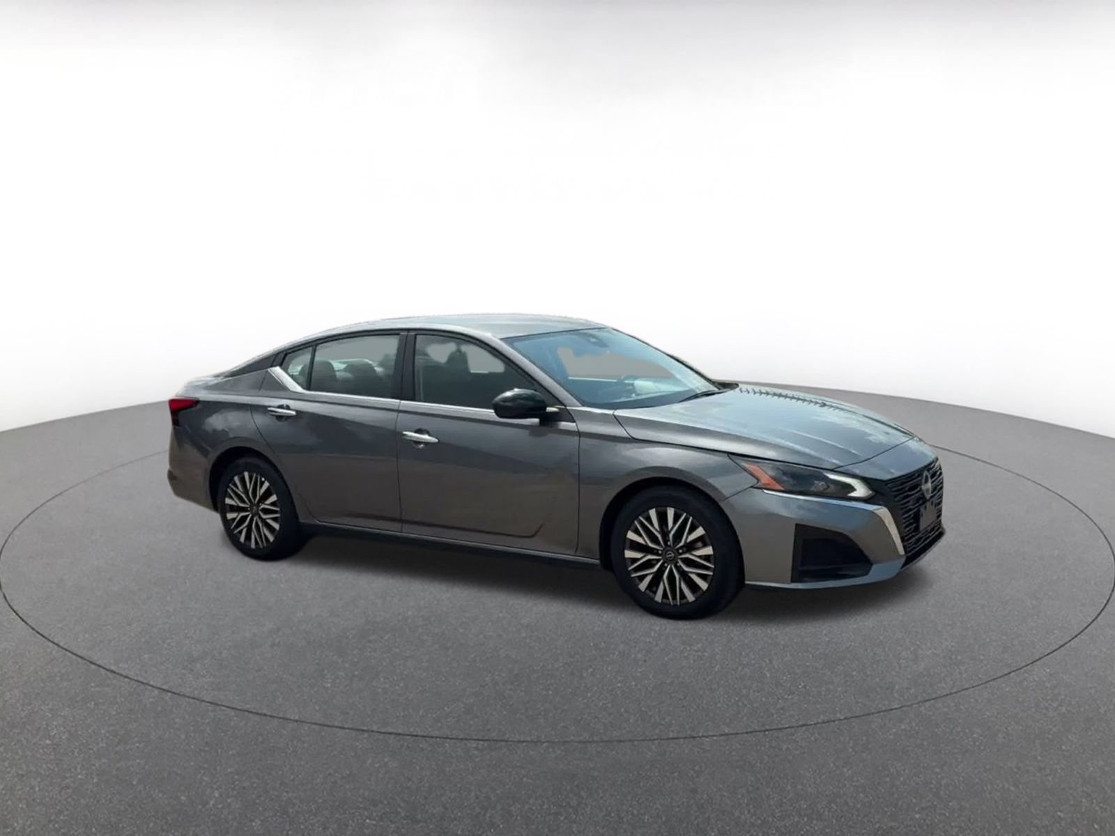 Used 2025 Nissan Altima 2.5 SV FWD image 2