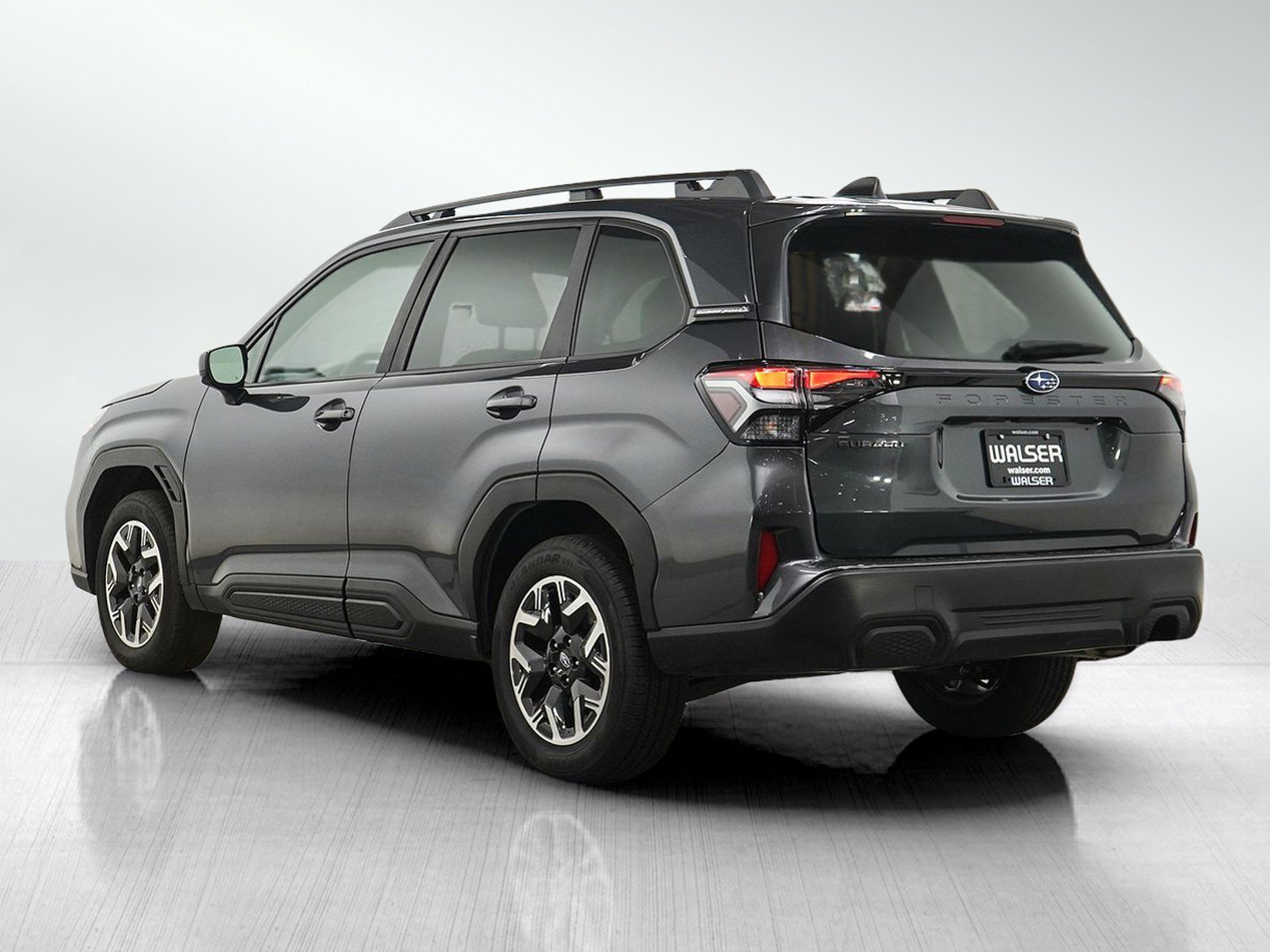 Used 2025 Subaru Forester Premium AWD/4WD image 3