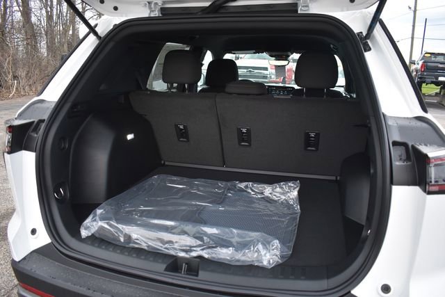 New 2026 Chevrolet Equinox LT w/ Safety and Technology Package image 17