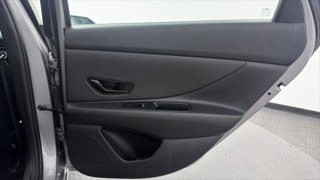 Used 2025 Hyundai Elantra Sport FWD image 23