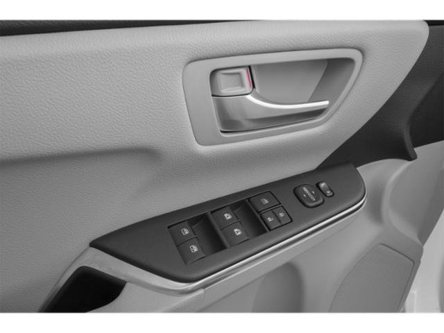 Used 2015 Toyota Camry SE FWD image 20