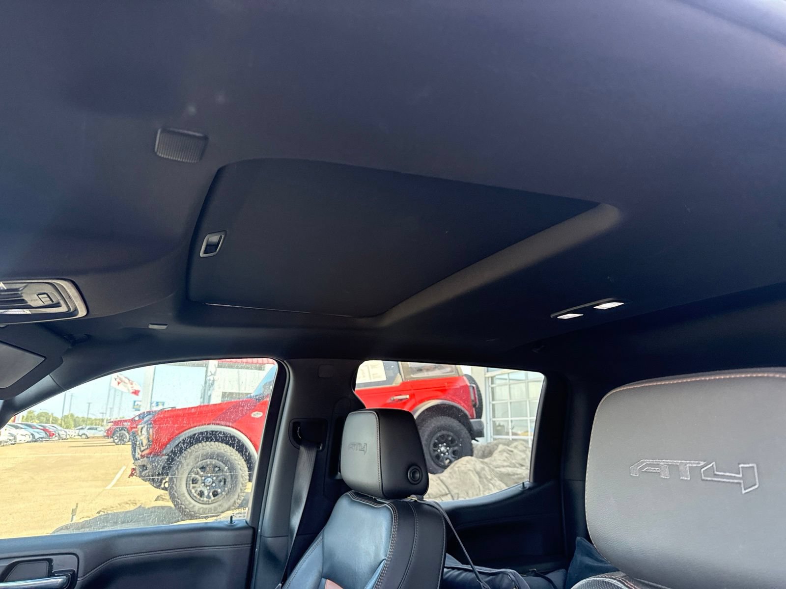 Used 2020 GMC Sierra 1500 AT4 w/ AT4 Premium Package AWD/4WD image 19