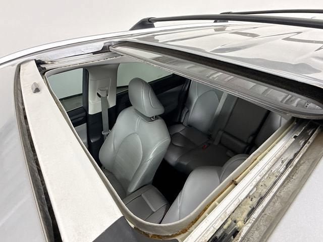 Used 2022 Toyota Highlander XLE FWD image 21