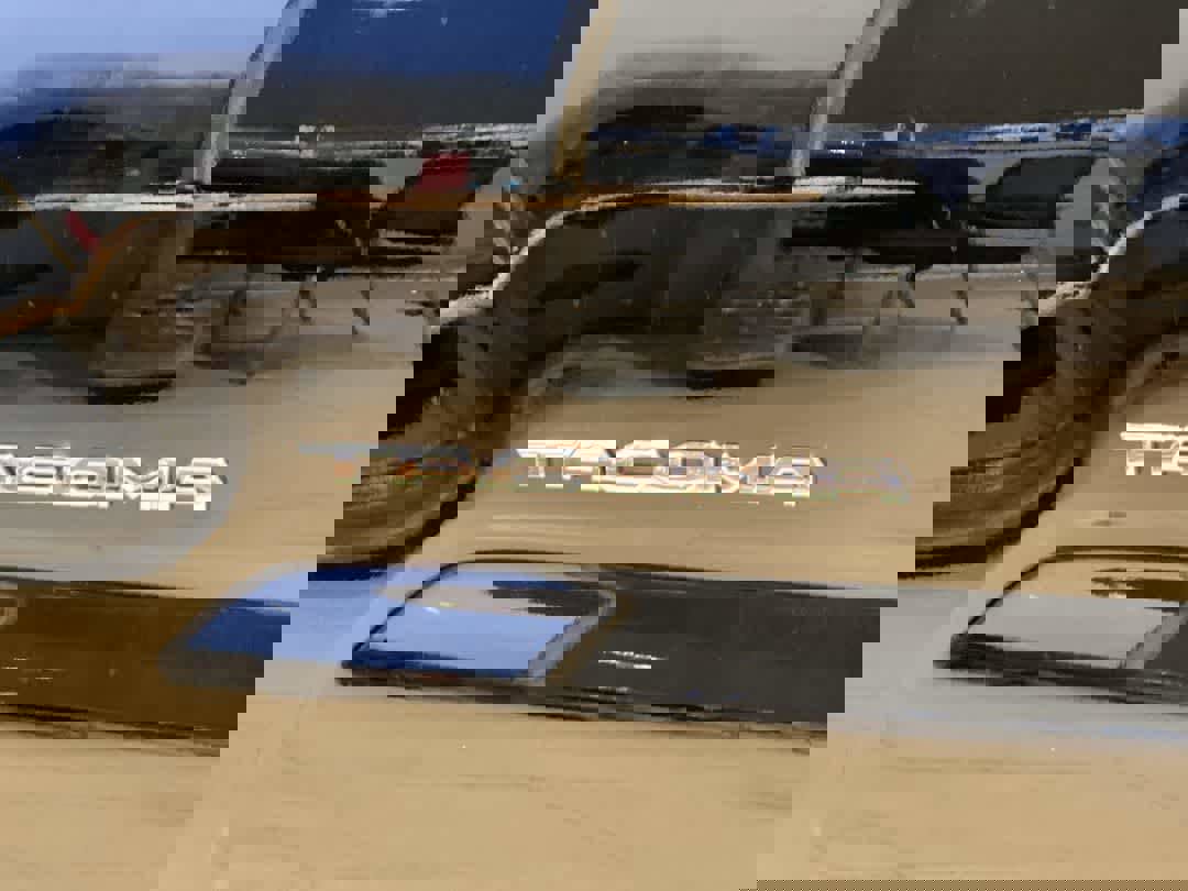 Used 2018 Toyota Tacoma TRD Off-Road image 11