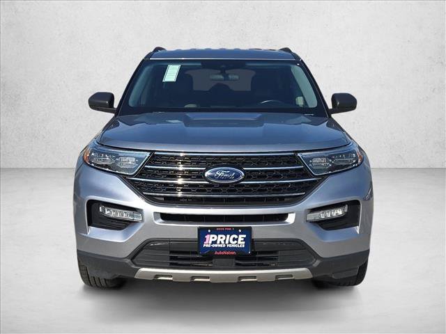 Used 2024 Ford Explorer XLT w/ Equipment Group 202A RWD image 2