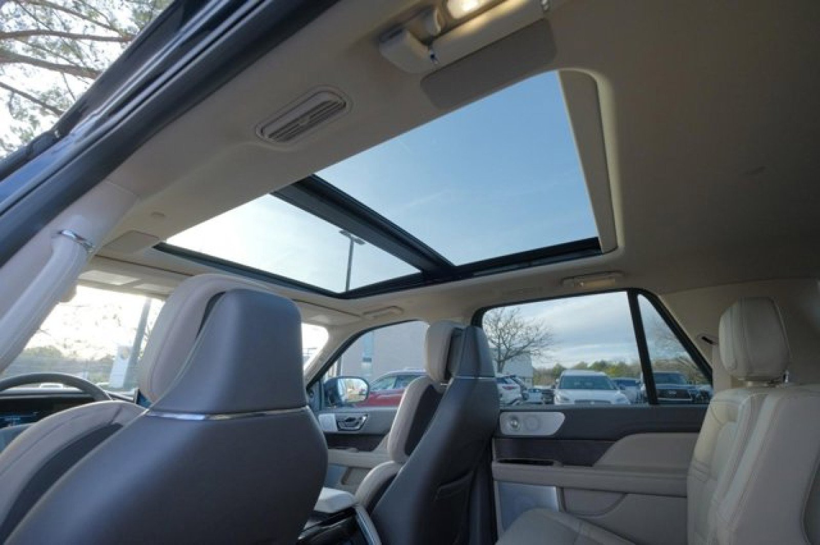 Used 2024 Lincoln Navigator Reserve image 22