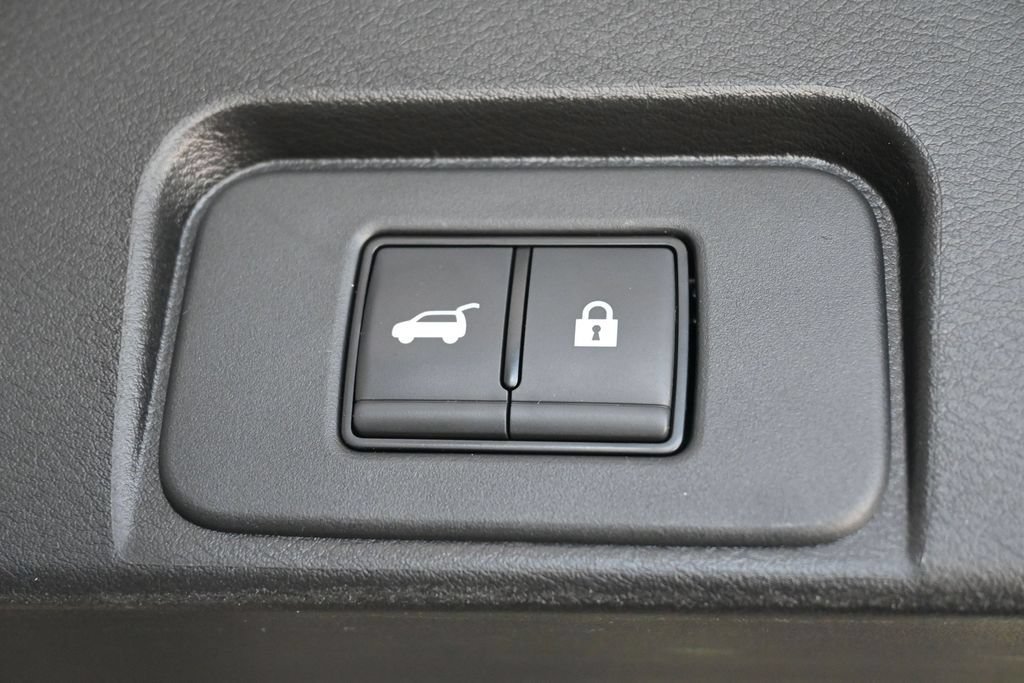 Used 2024 Nissan Rogue SV AWD/4WD image 18