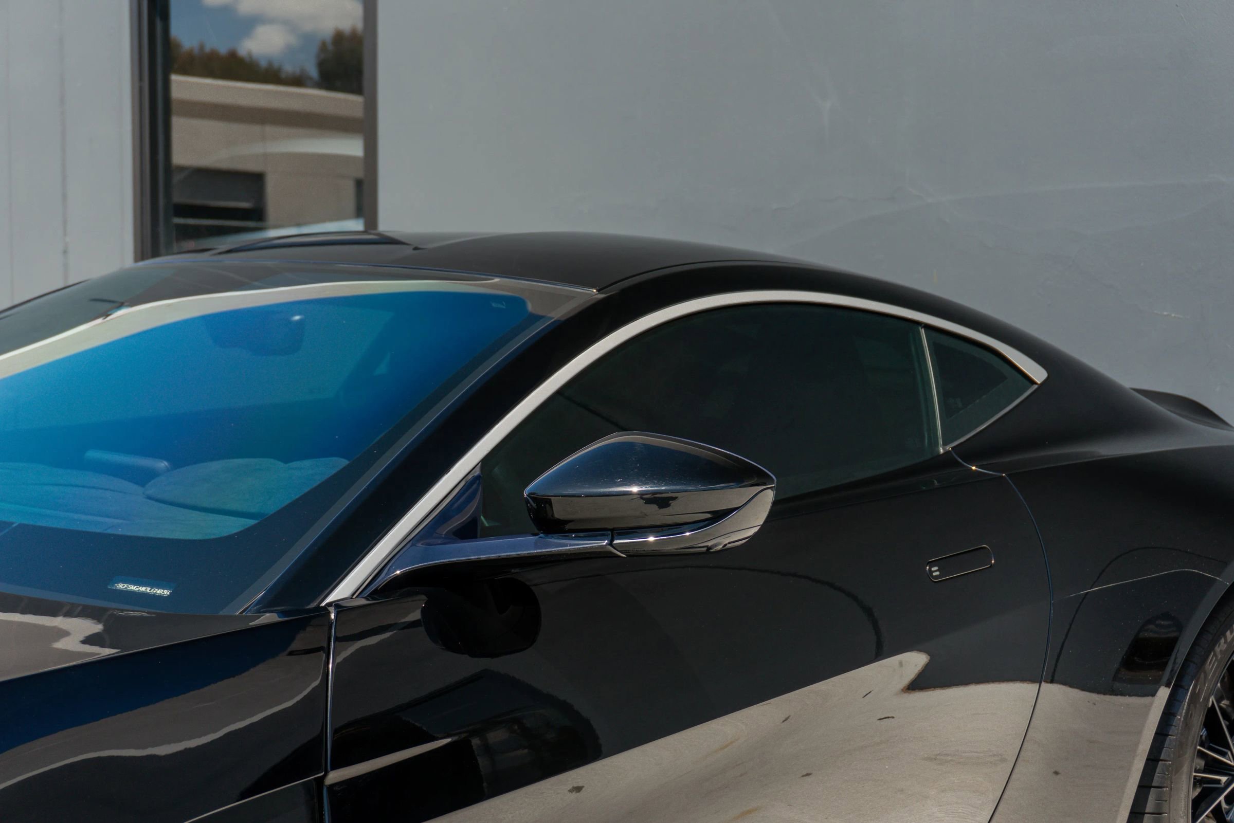 Used 2020 Aston Martin V8 Vantage Coupe image 27