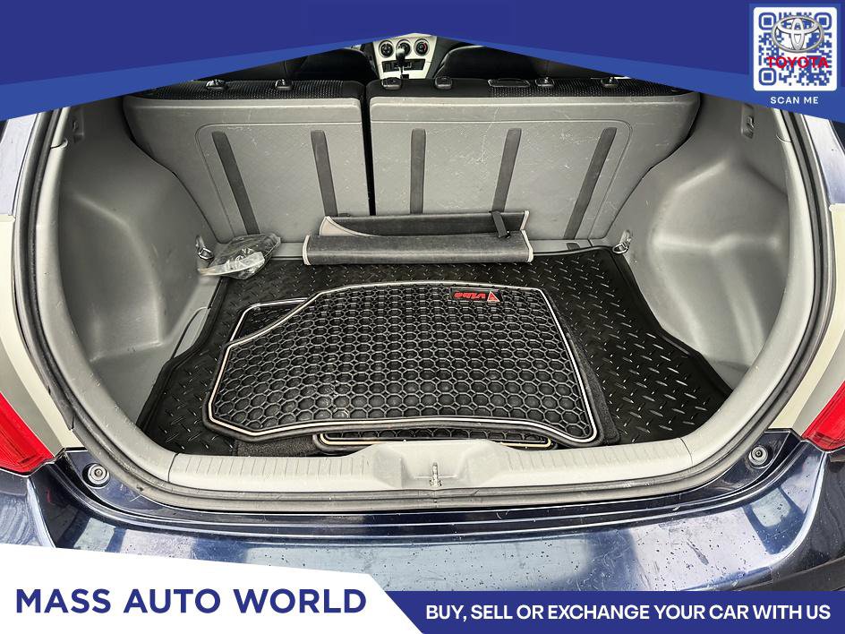 Used 2009 Toyota Matrix FWD image 11
