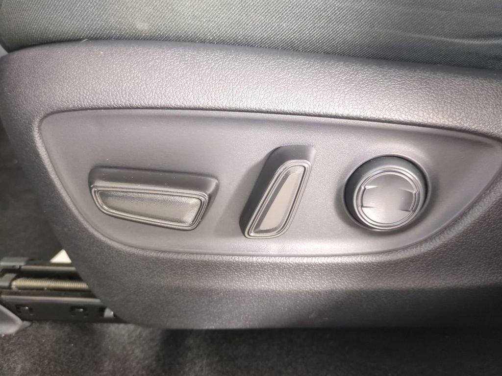 Used 2021 Toyota RAV4 XLE image 23