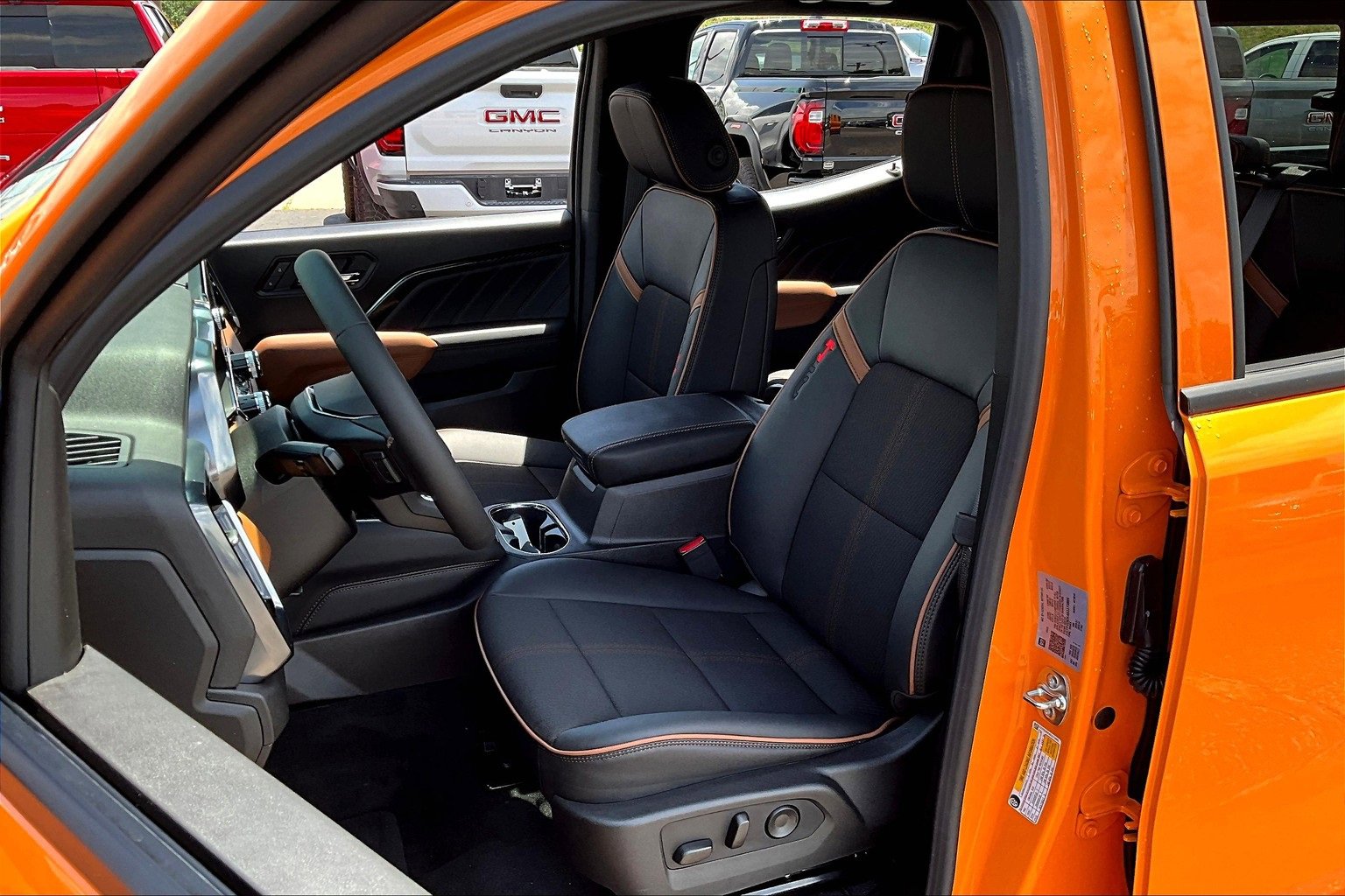 New 2025 GMC Canyon AT4 image 9