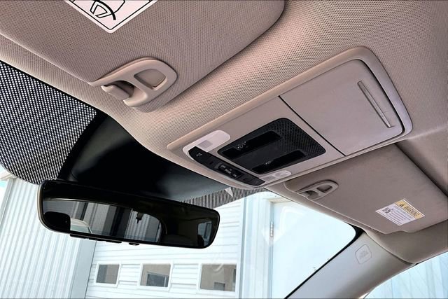 Used 2025 Honda Pilot Touring image 24