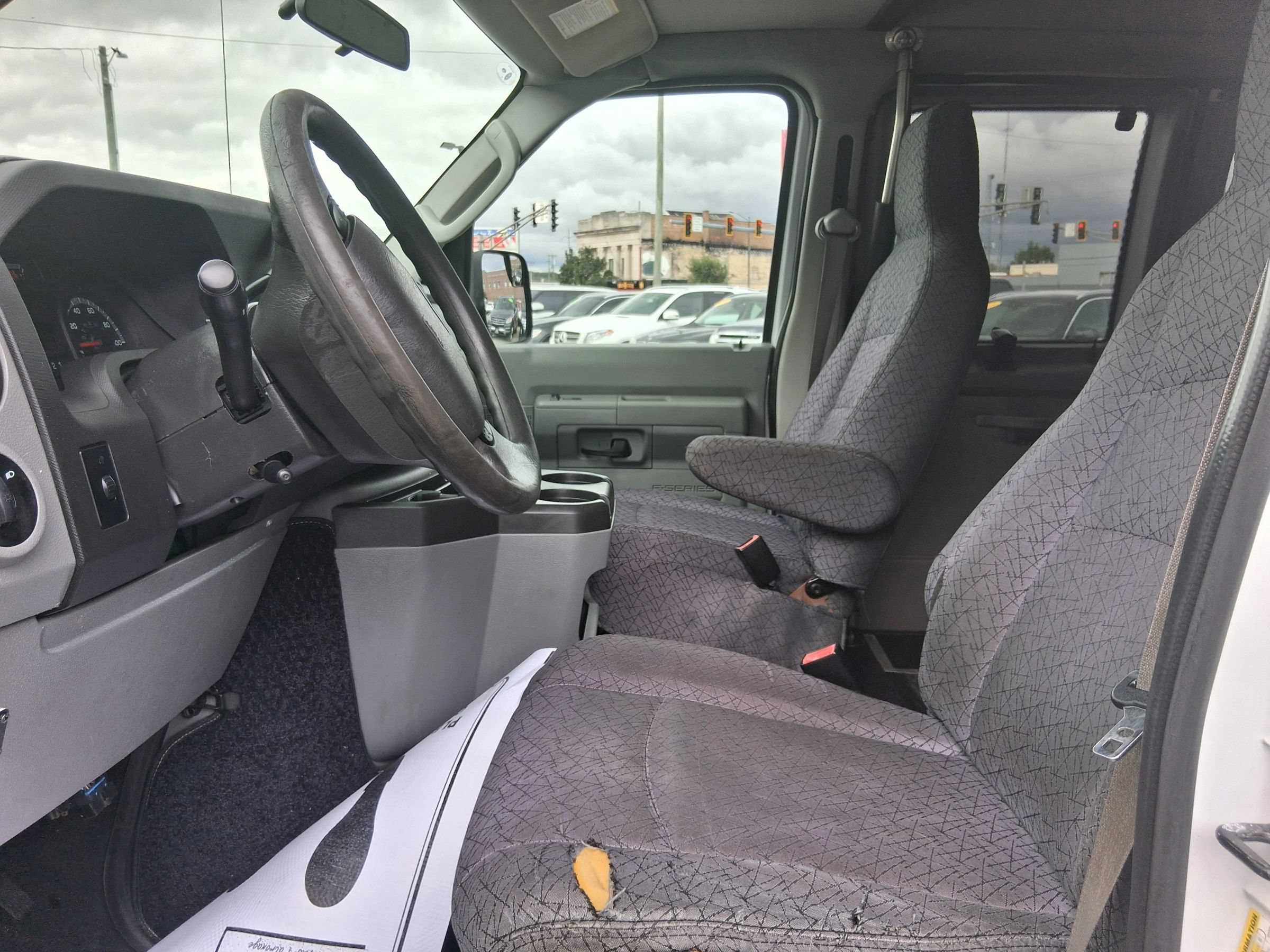 Used 2014 Ford E-250 and Econoline 250 Extended RWD image 12
