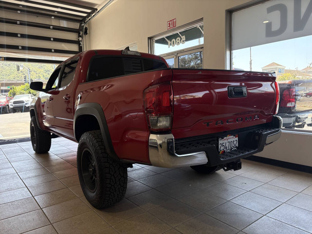 Used 2016 Toyota Tacoma TRD Off-Road w/ Towing Package RWD image 8