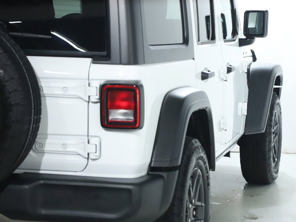 Used 2025 Jeep Wrangler Sport S image 46