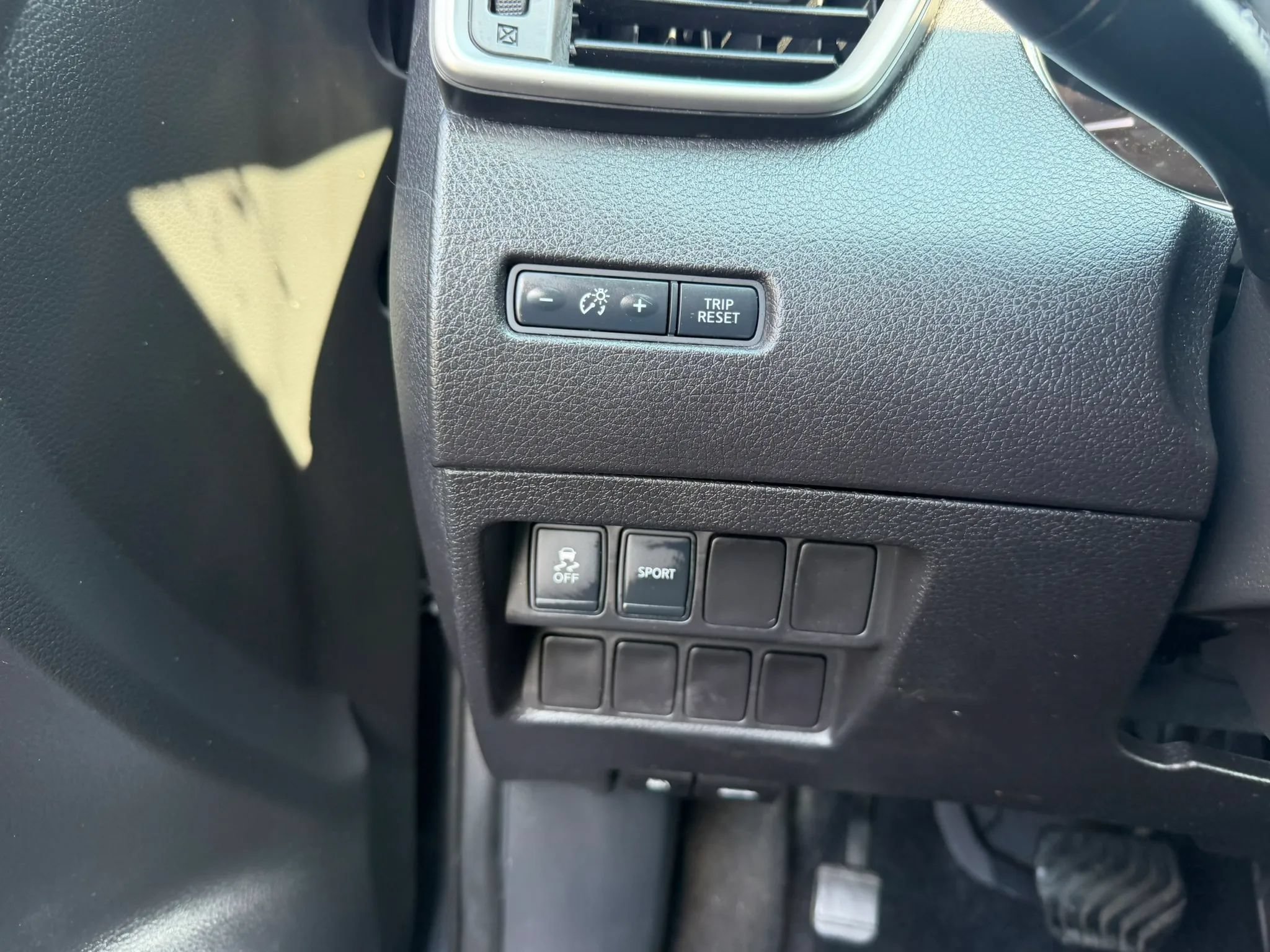 Used 2014 Nissan Rogue S FWD image 13