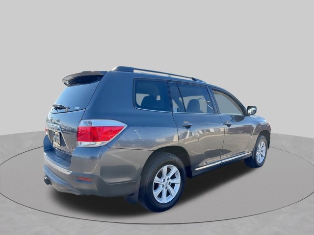 Used 2013 Toyota Highlander Plus w/ Protection Pkg AWD/4WD image 9