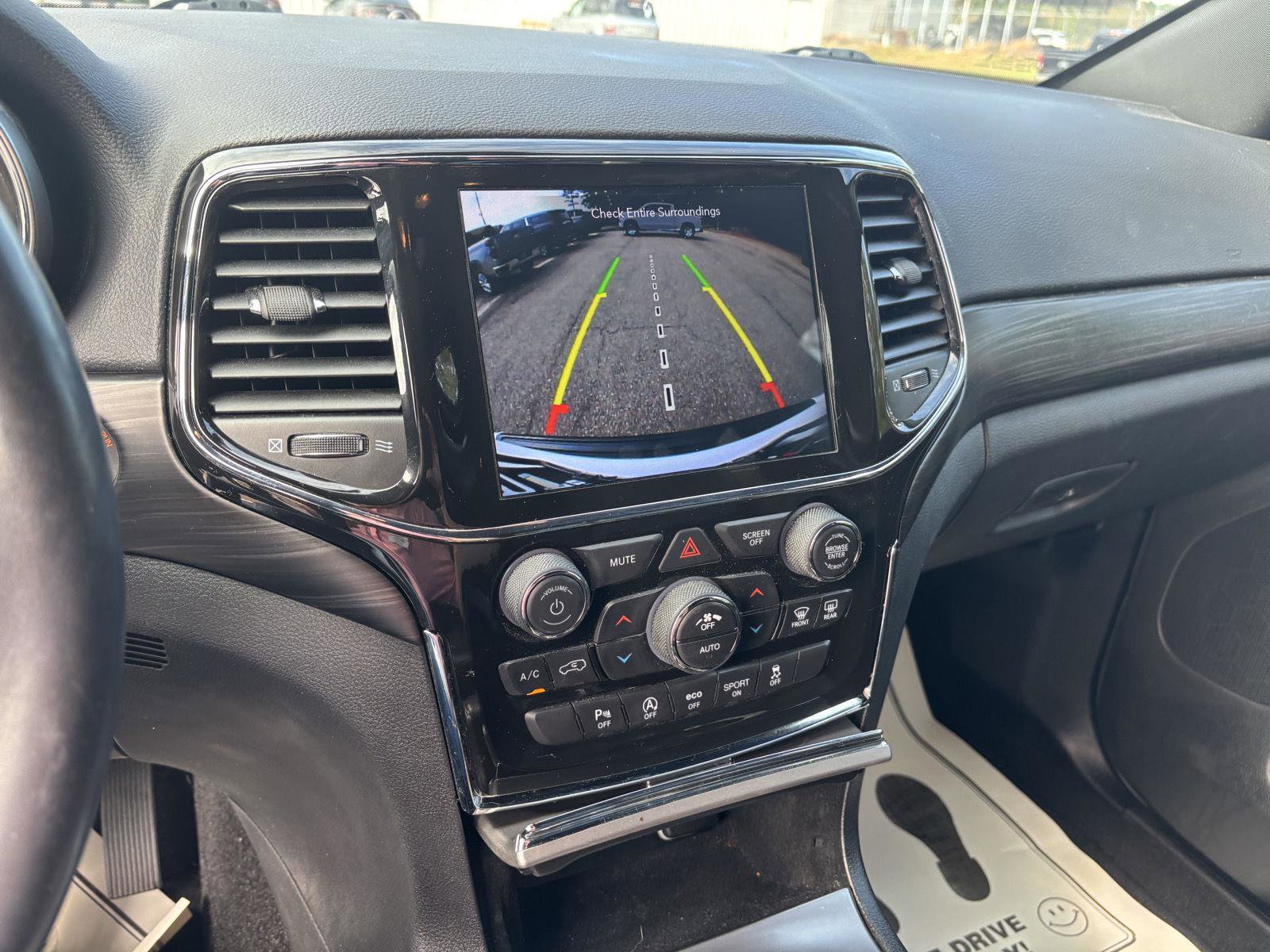 Used 2022 Jeep Grand Cherokee Laredo X image 15