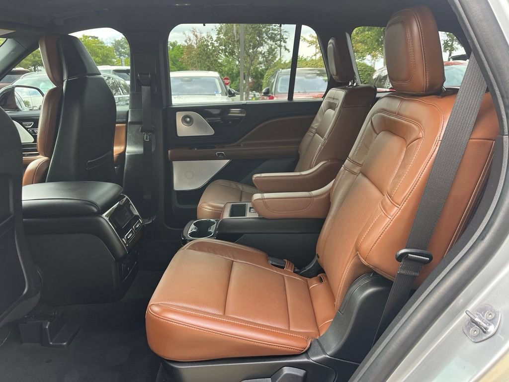 Certified 2023 Lincoln Aviator Reserve w/ Equipment Group 201A AWD/4WD image 13