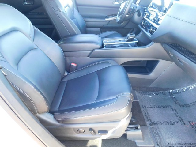 Used 2025 Nissan Pathfinder SL FWD image 29
