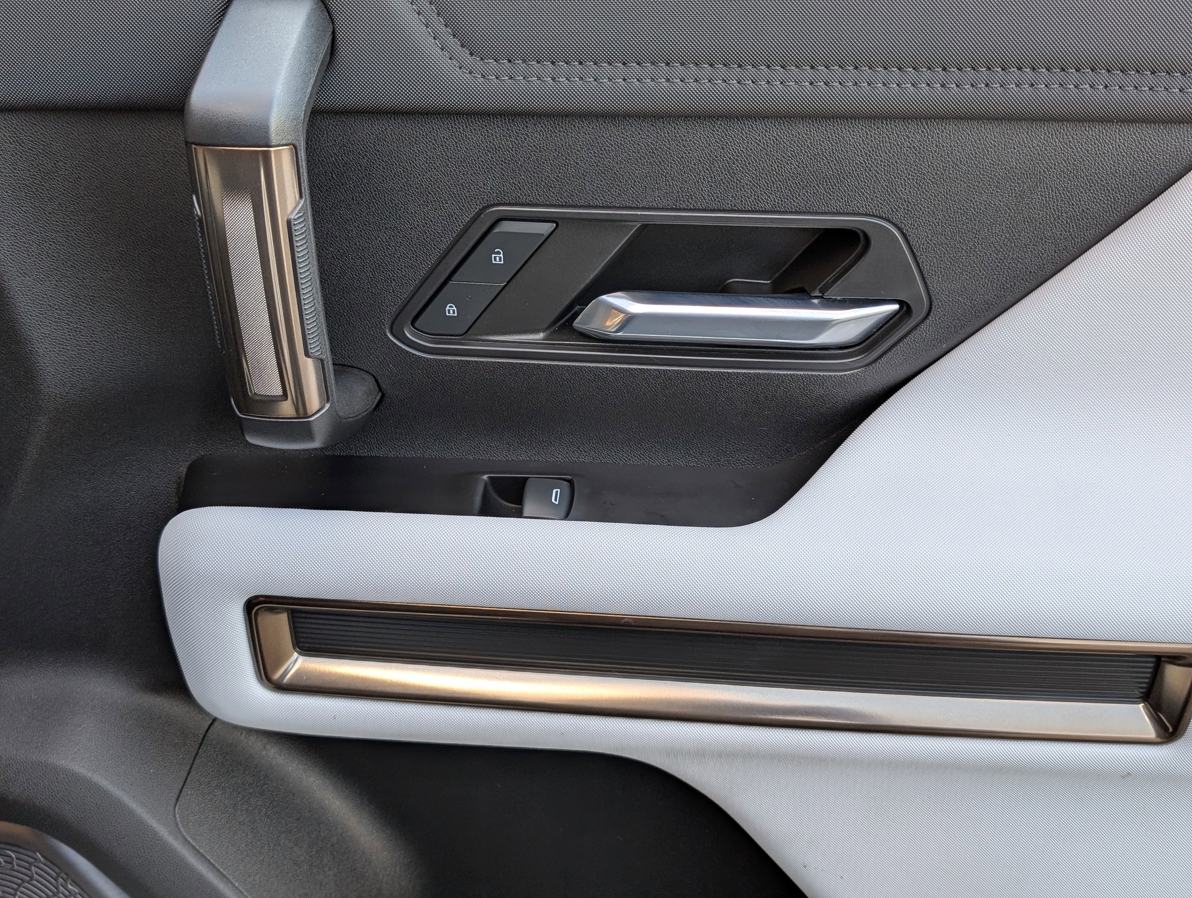 Used 2024 GMC Hummer EV 2X w/ LPO, Sport Package image 23