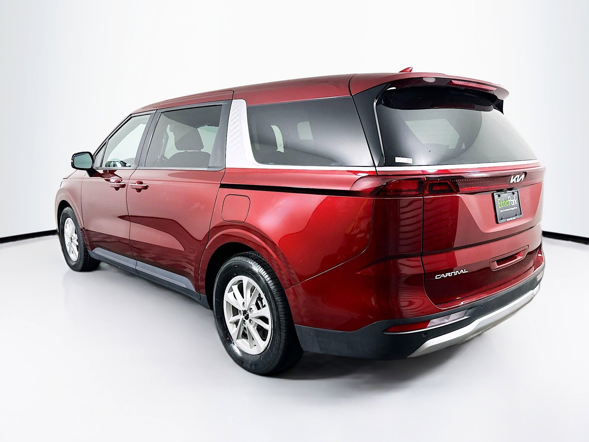 Used 2024 Kia Carnival LX image 5