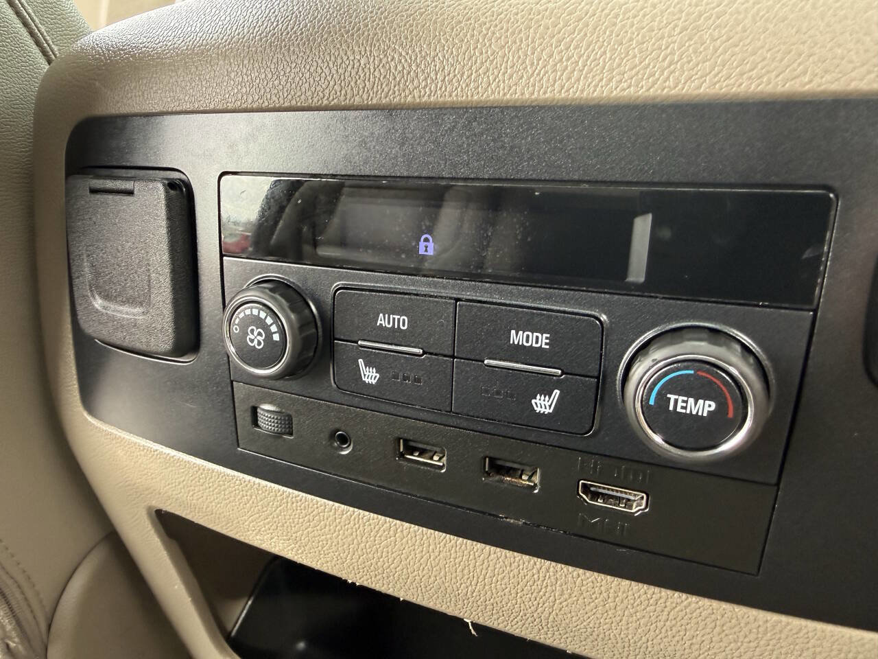 Used 2019 GMC Yukon XL SLT w/ Premium Edition AWD/4WD image 37