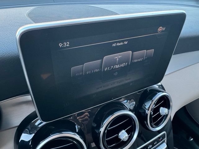 Used 2017 Mercedes-Benz GLC 300 4MATIC image 2
