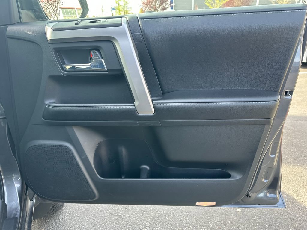 Used 2016 Toyota 4Runner SR5 image 16