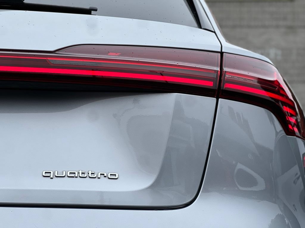 Used 2022 Audi e-tron Premium AWD/4WD image 10