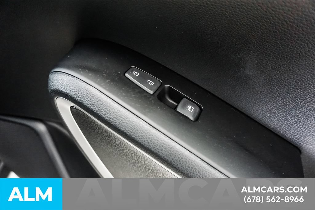 Used 2025 Kia Soul LX FWD image 40