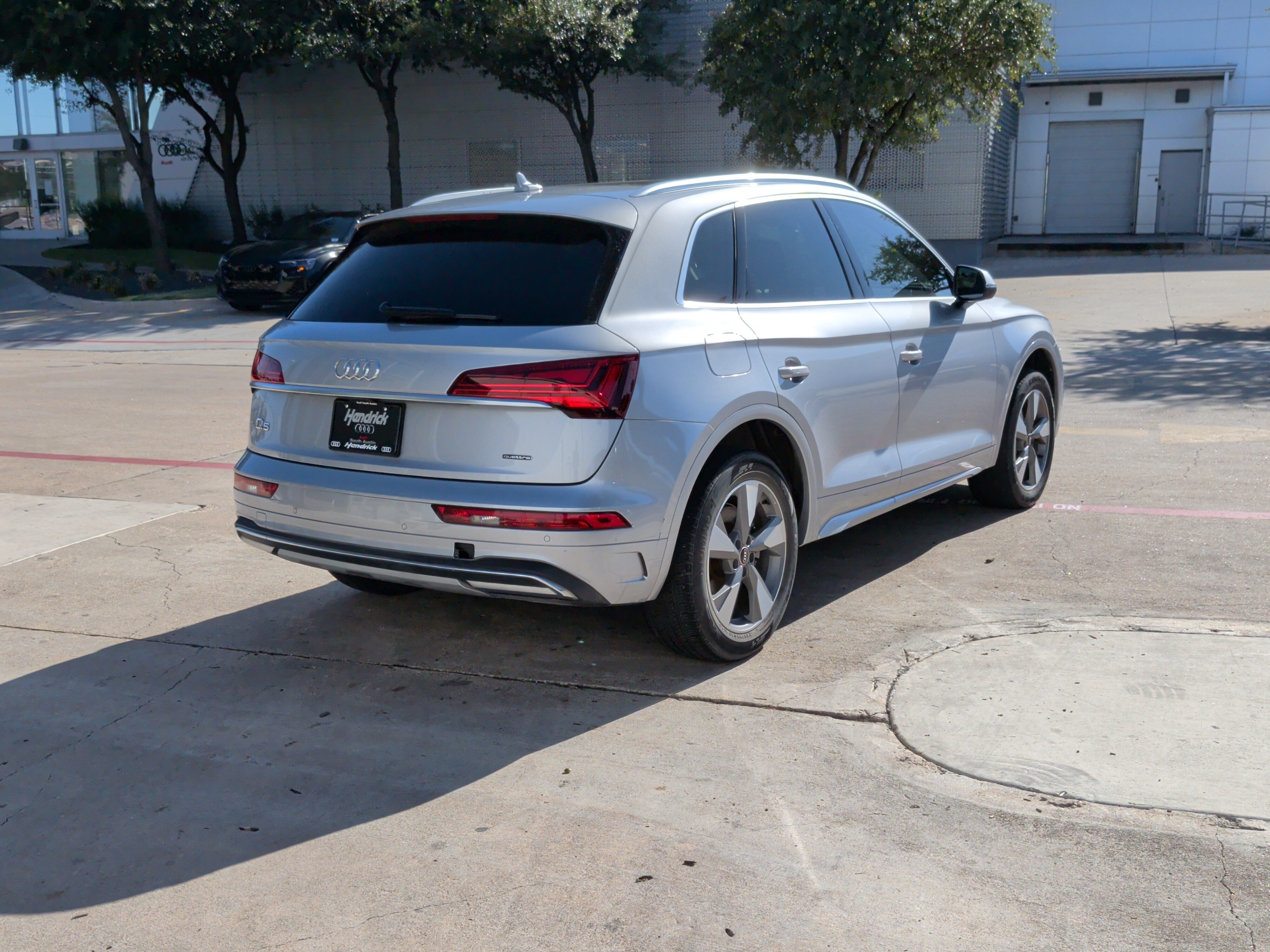 Used 2023 Audi Q5 2.0T Premium Plus w/ Premium Plus Package AWD/4WD image 10