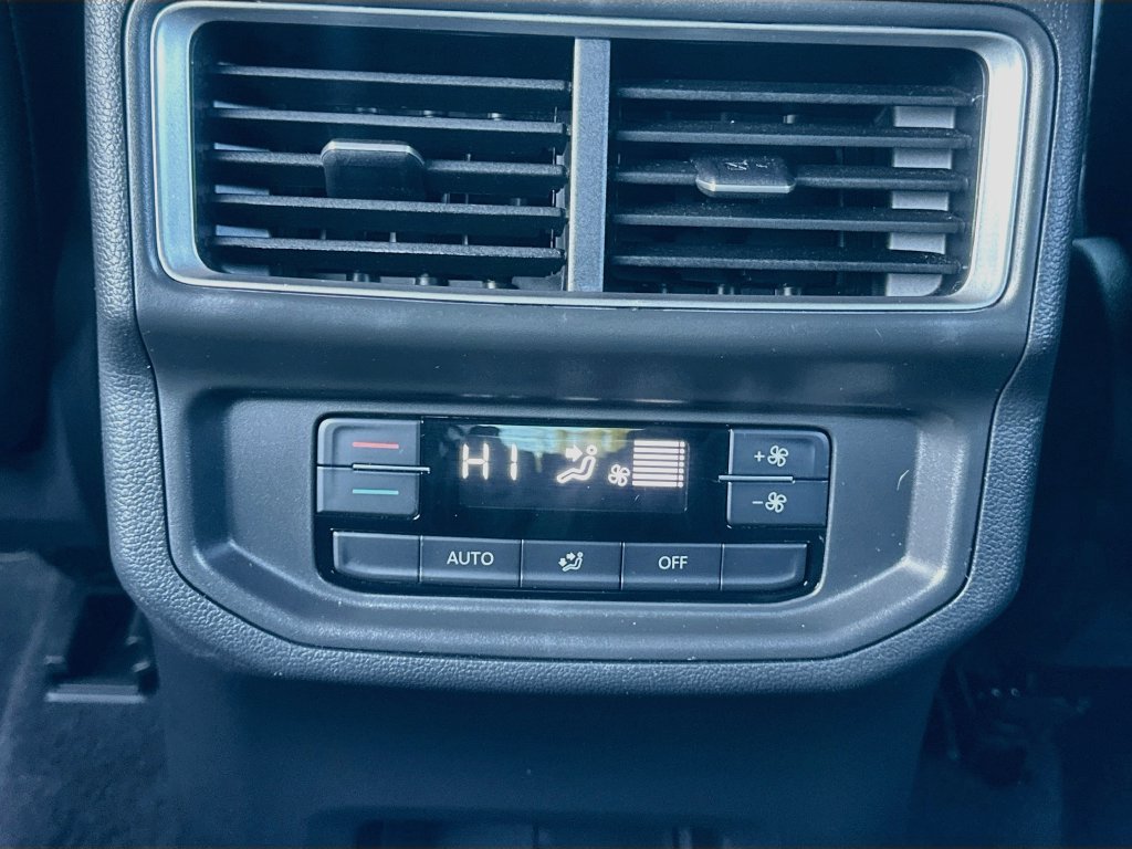 Used 2024 Volkswagen Atlas SE FWD image 24