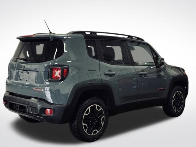 Used 2016 Jeep Renegade Trailhawk w/ Premium Trailhawk Package image 6