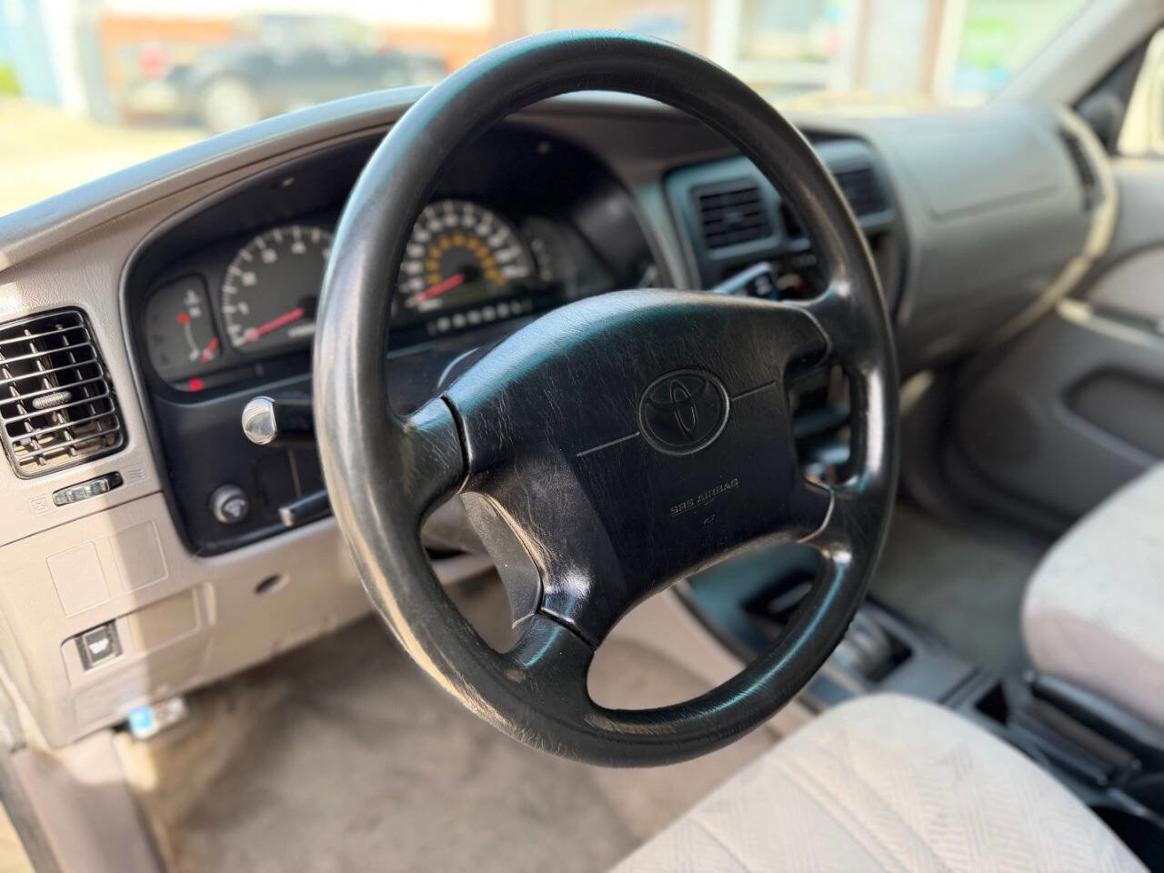 Used 2002 Toyota 4Runner SR5 RWD image 12
