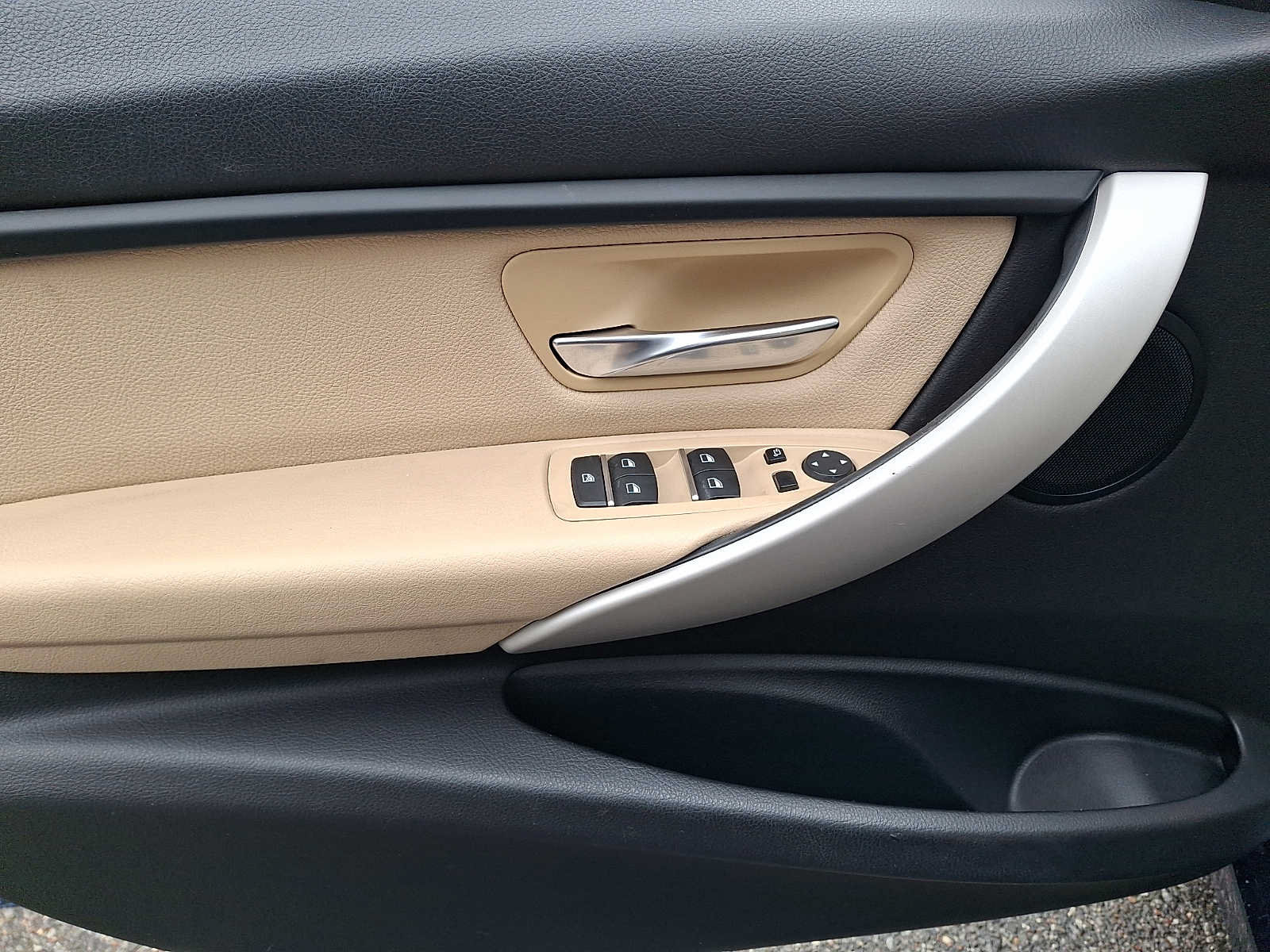 Used 2018 BMW 320i xDrive Sedan AWD/4WD image 9