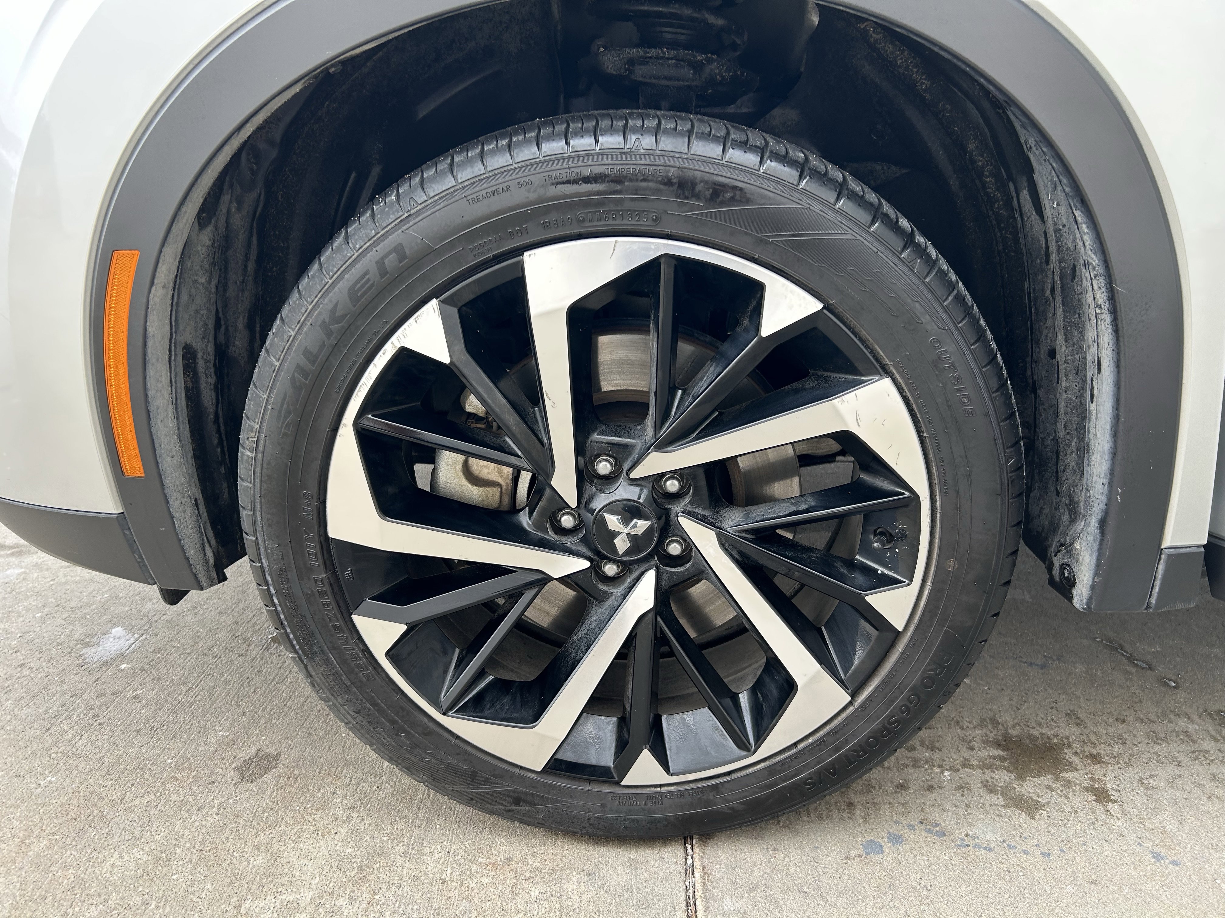 Used 2024 Mitsubishi Outlander SE image 10