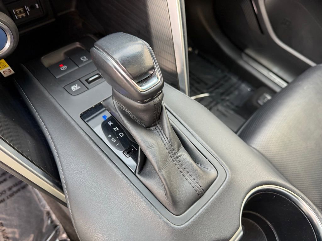 Used 2021 Toyota Venza Limited w/ Carpet Mat Package (TMS) image 30