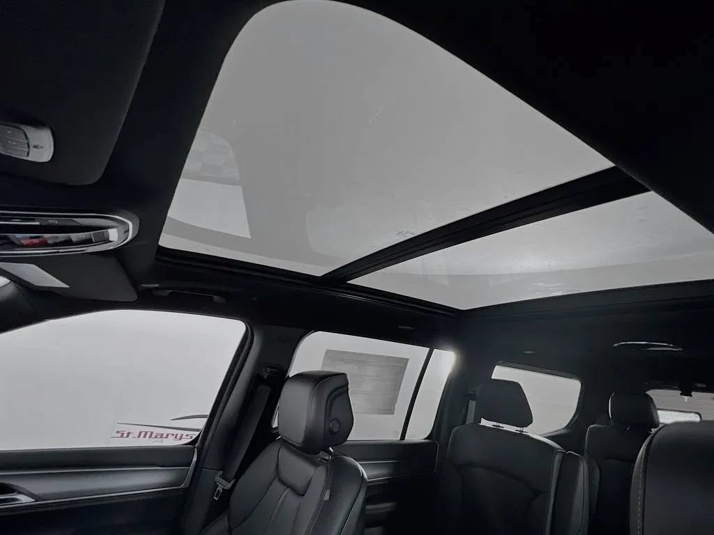New 2026 Jeep Grand Wagoneer 4WD image 24