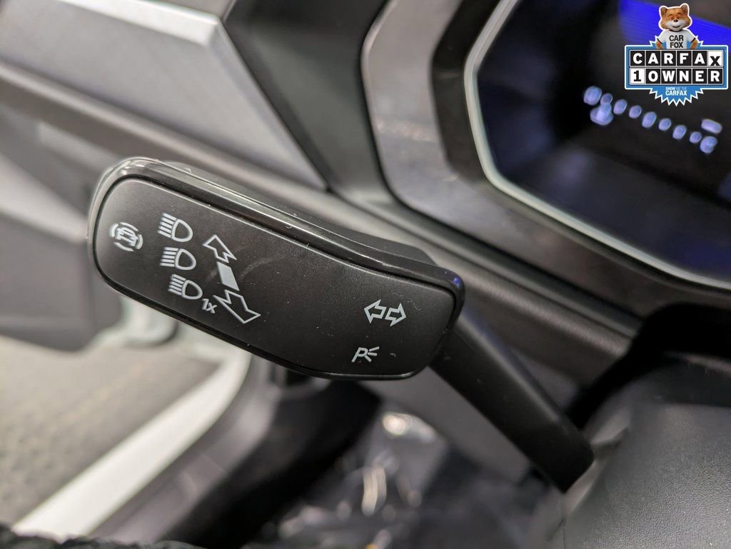 Used 2024 Volkswagen Jetta SE w/ Black Wheel Package image 21