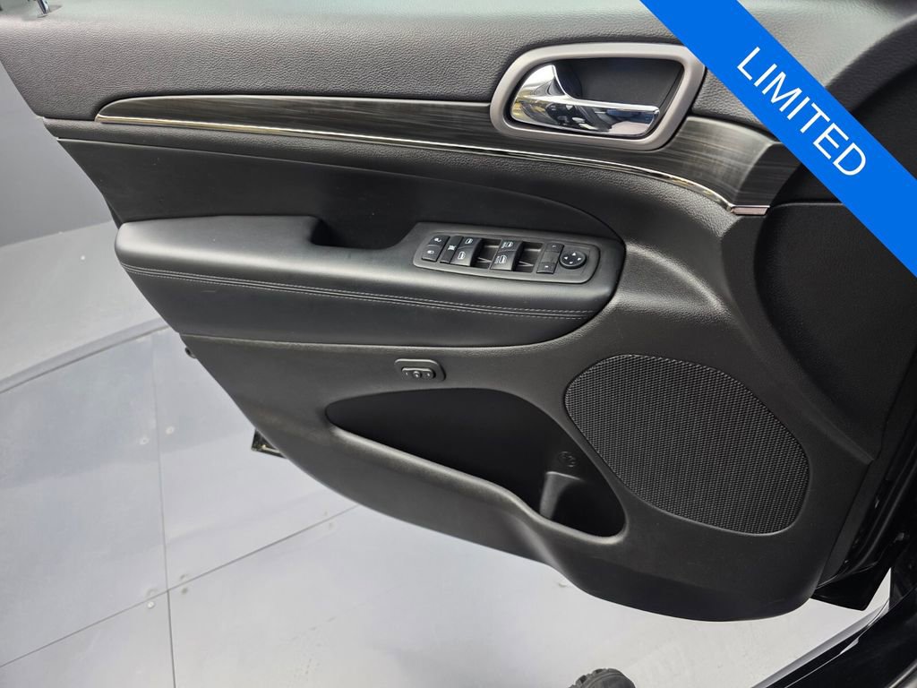 Used 2021 Jeep Grand Cherokee Limited X RWD image 25