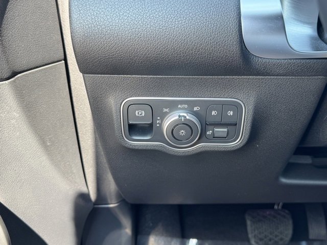 New 2025 Mercedes-Benz GLB 250 image 24