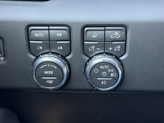 New 2026 GMC Sierra 2500 AT4X w/ LPO, Black Badging Package image 27