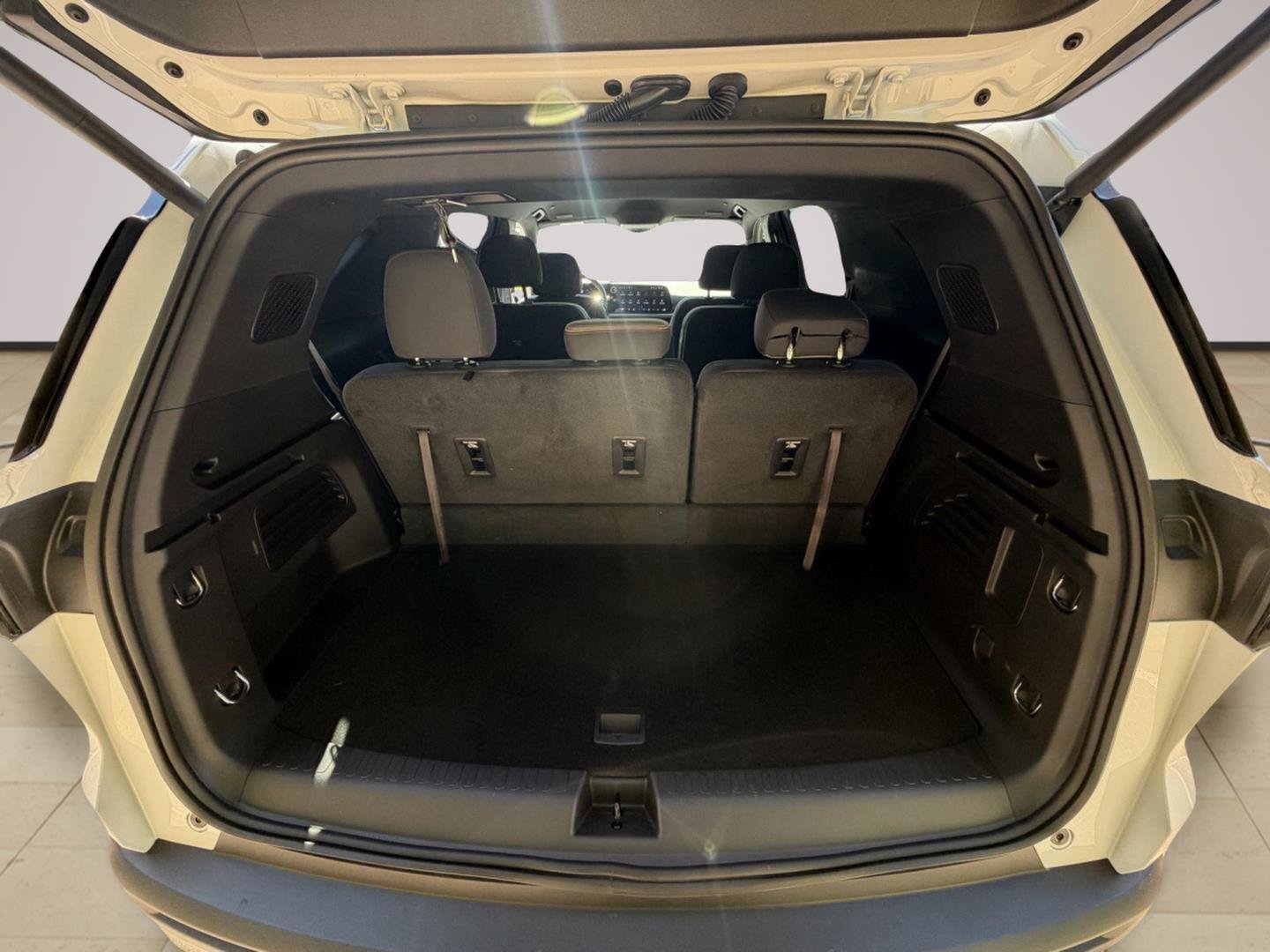 New 2026 Chevrolet Traverse LT w/ Driver Confidence Package FWD image 97