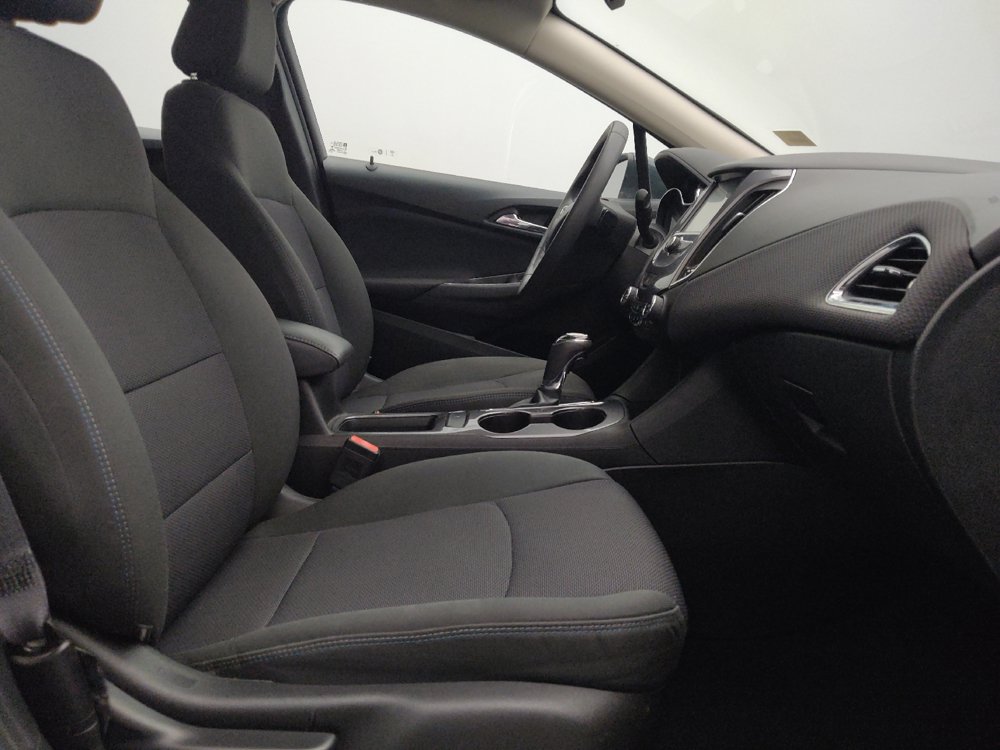 Used 2017 Chevrolet Cruze LT w/ Convenience Package FWD image 21
